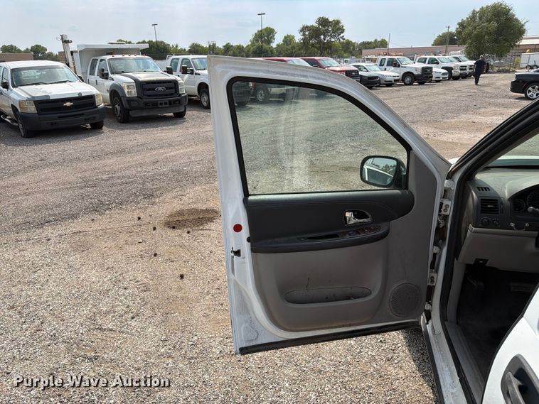 image for item EX4084 2008 Chevrolet Uplander cargo van
