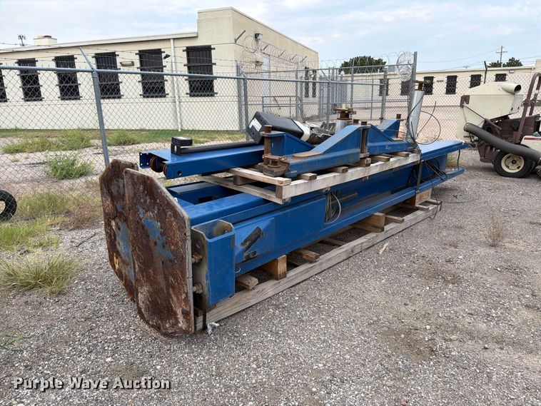 image for item EX4089 Automotive lift