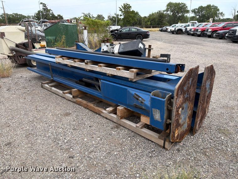 image for item EX4089 Automotive lift