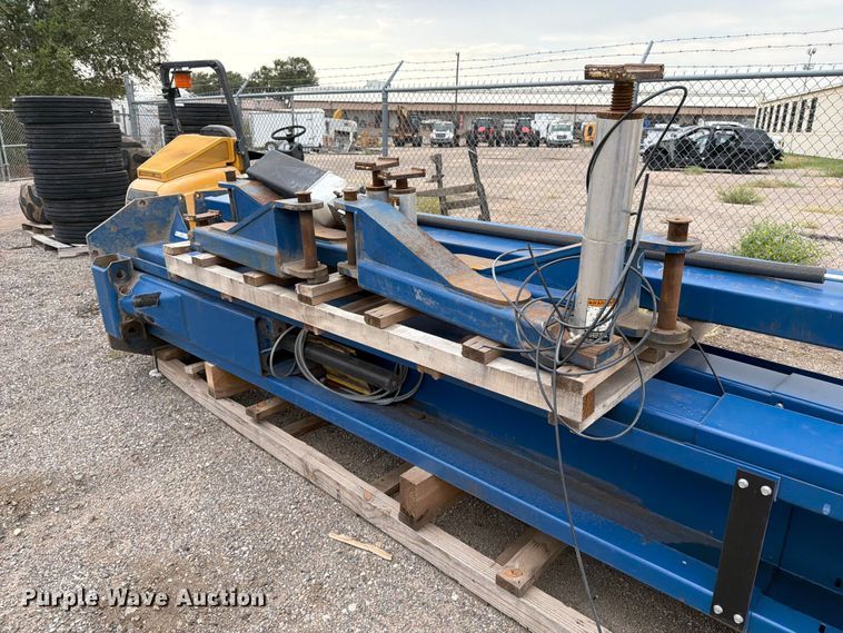 image for item EX4089 Automotive lift