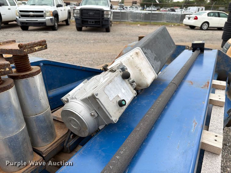 image for item EX4089 Automotive lift