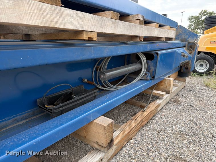 image for item EX4089 Automotive lift