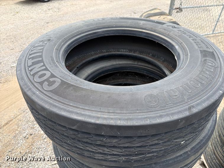 image for item EX4092 (12) Continental HSR2 275/70R22.5 tires