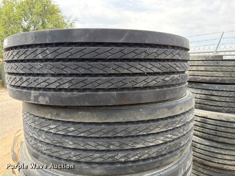 image for item EX4092 (12) Continental HSR2 275/70R22.5 tires