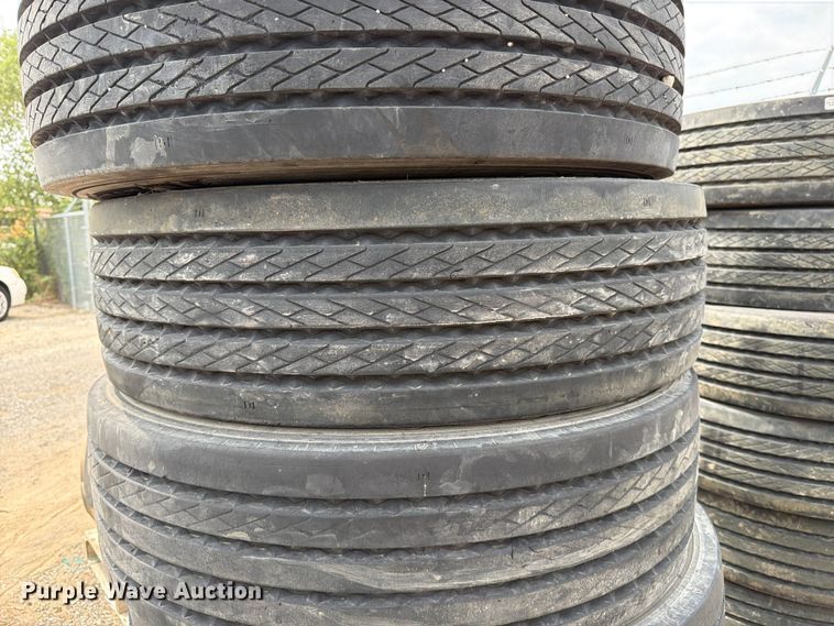 image for item EX4092 (12) Continental HSR2 275/70R22.5 tires