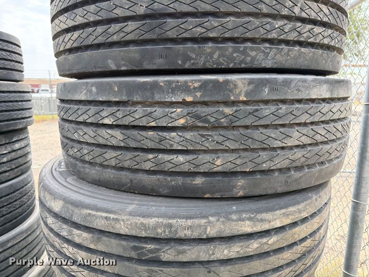 image for item EX4092 (12) Continental HSR2 275/70R22.5 tires