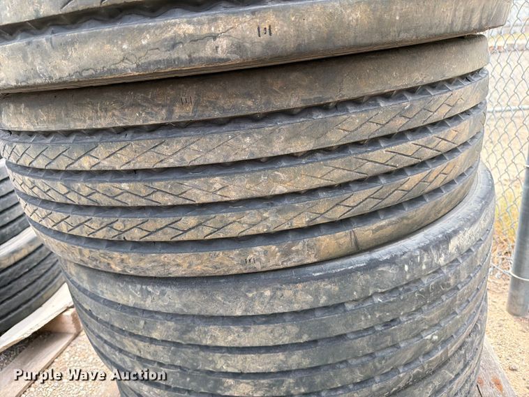 image for item EX4092 (12) Continental HSR2 275/70R22.5 tires