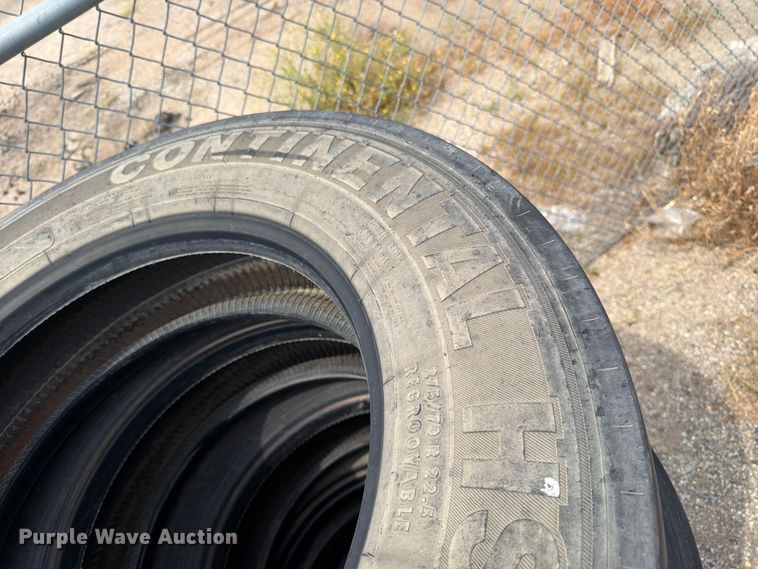 image for item EX4092 (12) Continental HSR2 275/70R22.5 tires