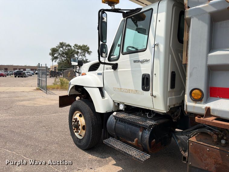 image for item EX4093 2009 International WorkStar 7500 dump truck