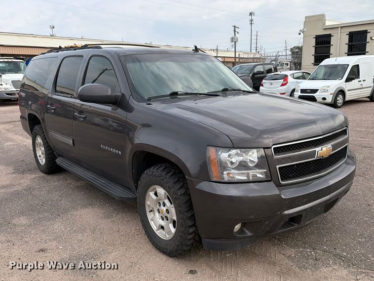 image for item EX4099 2010 Chevrolet Suburban 1500  SUV