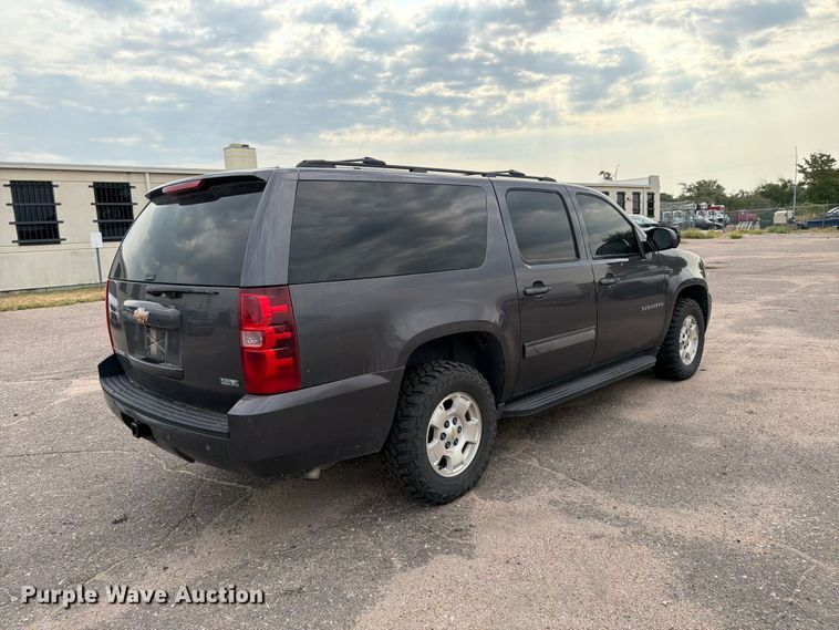 image for item EX4099 2010 Chevrolet Suburban 1500  SUV