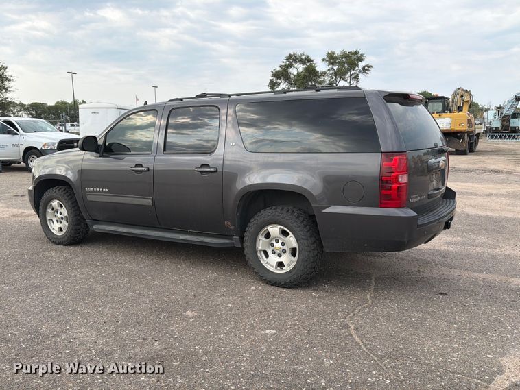 image for item EX4099 2010 Chevrolet Suburban 1500  SUV