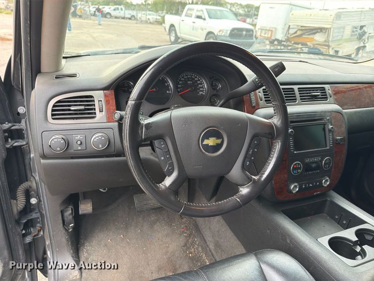 image for item EX4099 2010 Chevrolet Suburban 1500  SUV