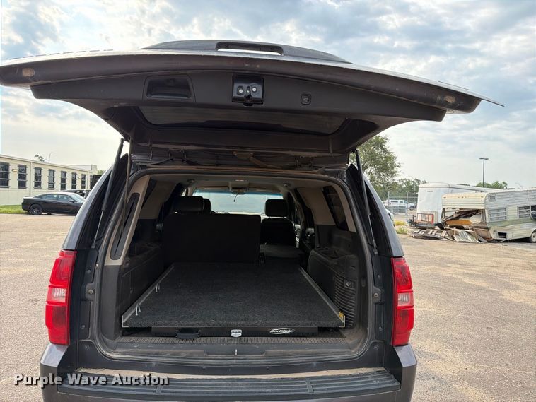 image for item EX4099 2010 Chevrolet Suburban 1500  SUV