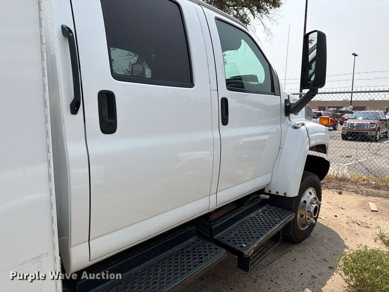 image for item EX4101 2008 Chevrolet C5500 Crew Cab utility / service truck