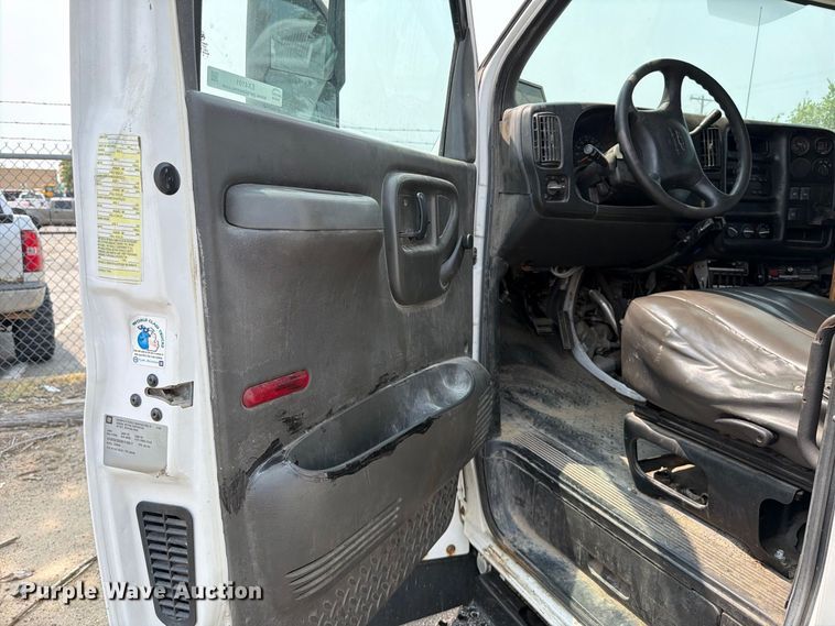 image for item EX4101 2008 Chevrolet C5500 Crew Cab utility / service truck