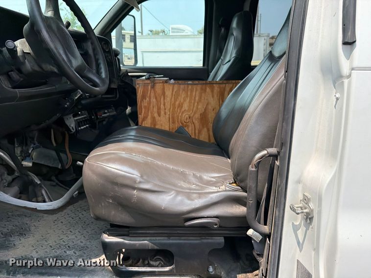 image for item EX4101 2008 Chevrolet C5500 Crew Cab utility / service truck