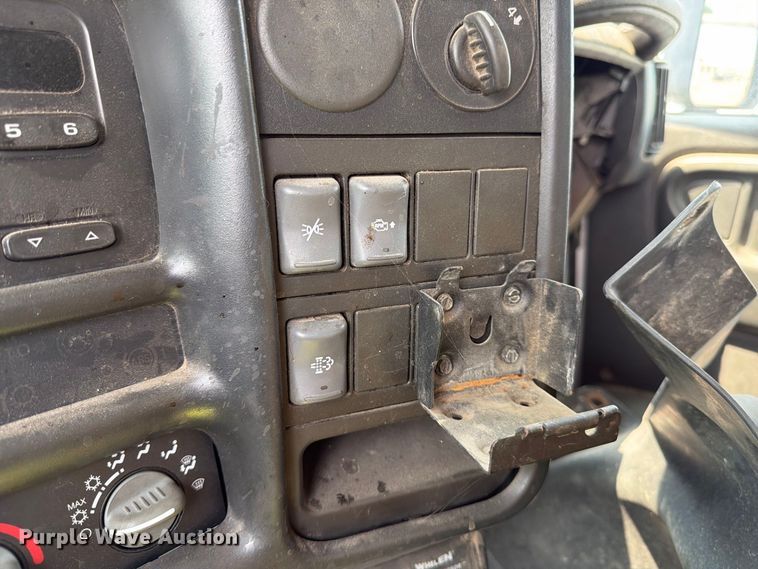 image for item EX4101 2008 Chevrolet C5500 Crew Cab utility / service truck