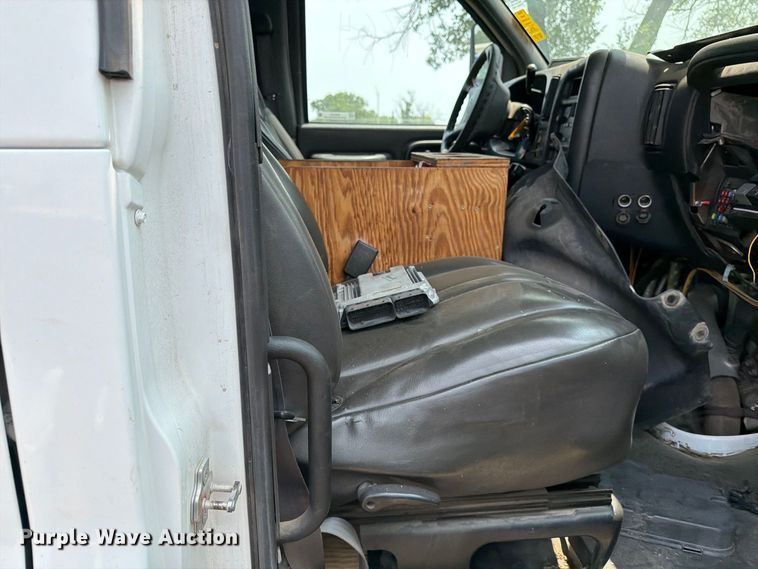image for item EX4101 2008 Chevrolet C5500 Crew Cab utility / service truck