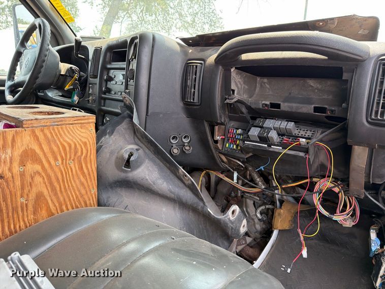 image for item EX4101 2008 Chevrolet C5500 Crew Cab utility / service truck