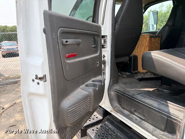 image for item EX4101 2008 Chevrolet C5500 Crew Cab utility / service truck