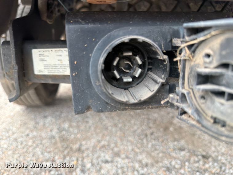 image for item MZ9841 2016 Ford F250 Crew Cab pickup truck