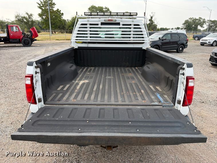 image for item MZ9841 2016 Ford F250 Crew Cab pickup truck