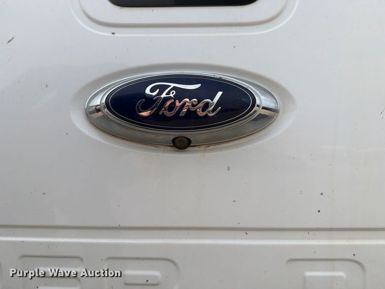 image for item MZ9841 2016 Ford F250 Crew Cab pickup truck