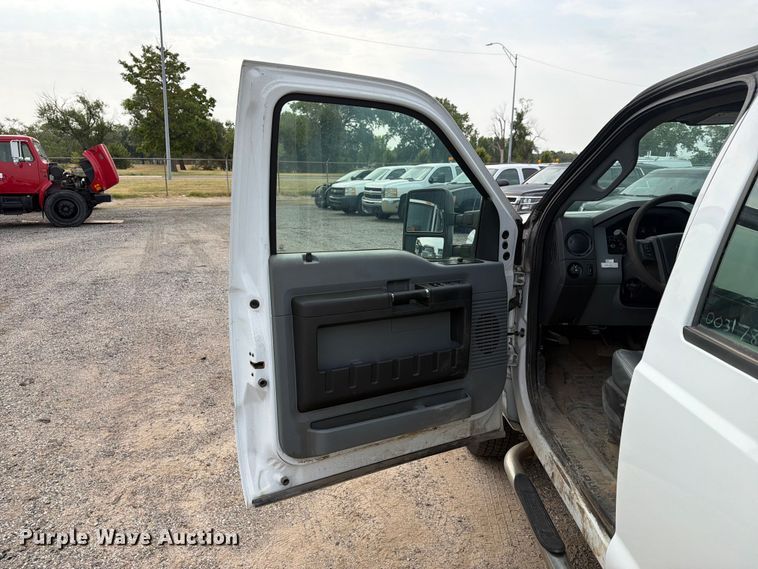 image for item MZ9841 2016 Ford F250 Crew Cab pickup truck