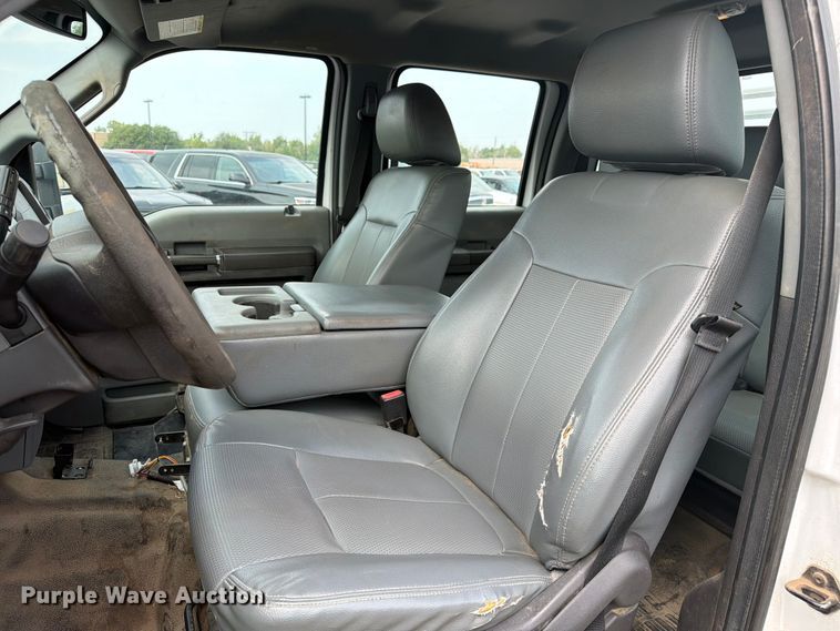 image for item MZ9841 2016 Ford F250 Crew Cab pickup truck
