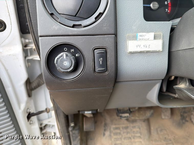 image for item MZ9841 2016 Ford F250 Crew Cab pickup truck
