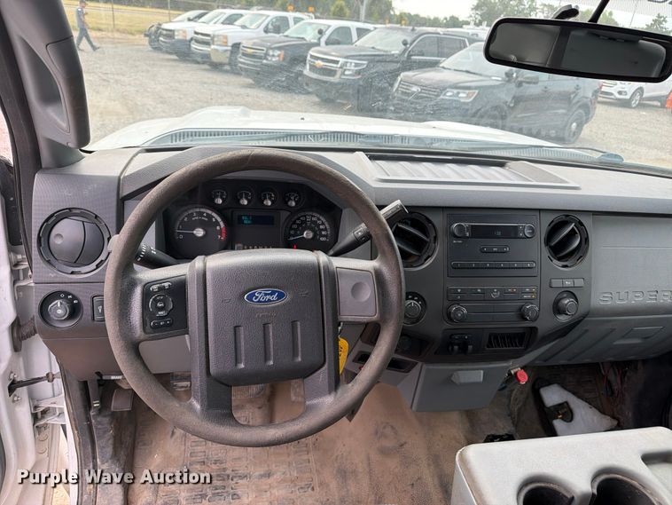 image for item MZ9841 2016 Ford F250 Crew Cab pickup truck