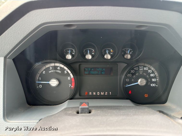 image for item MZ9841 2016 Ford F250 Crew Cab pickup truck