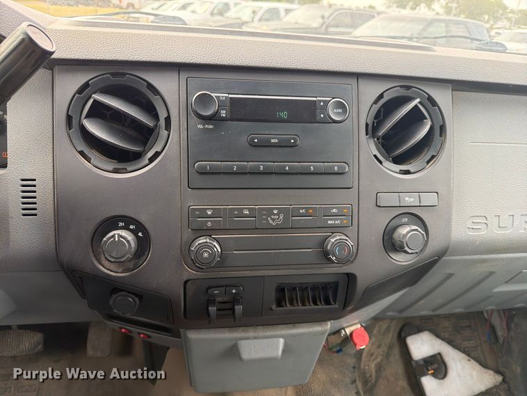 image for item MZ9841 2016 Ford F250 Crew Cab pickup truck