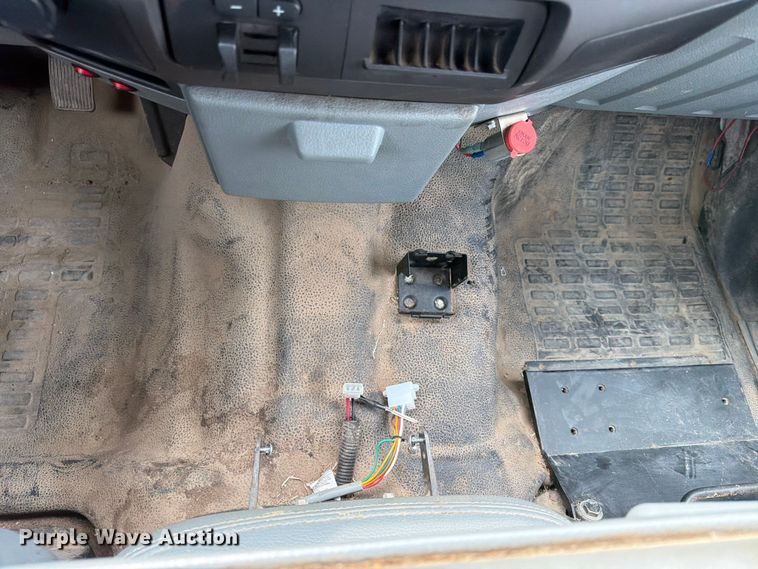 image for item MZ9841 2016 Ford F250 Crew Cab pickup truck