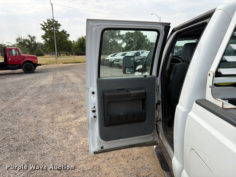 image for item MZ9841 2016 Ford F250 Crew Cab pickup truck