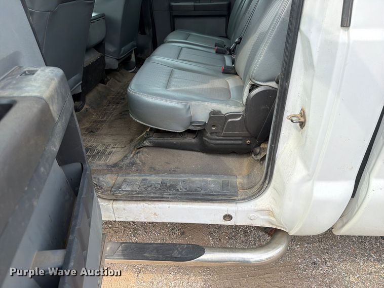 image for item MZ9841 2016 Ford F250 Crew Cab pickup truck