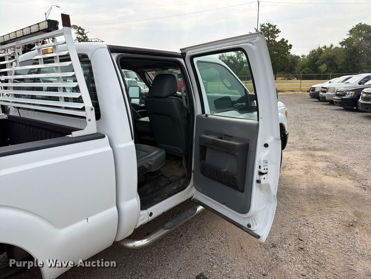 image for item MZ9841 2016 Ford F250 Crew Cab pickup truck