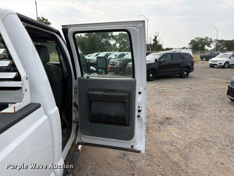image for item MZ9841 2016 Ford F250 Crew Cab pickup truck