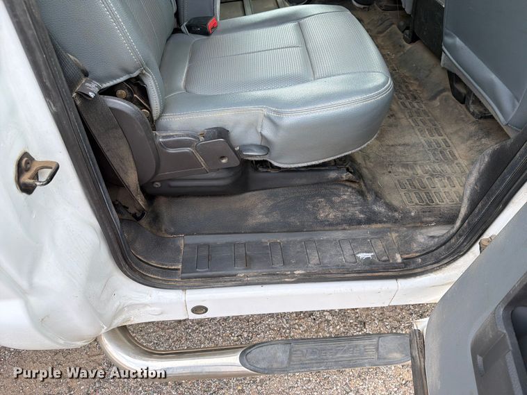 image for item MZ9841 2016 Ford F250 Crew Cab pickup truck