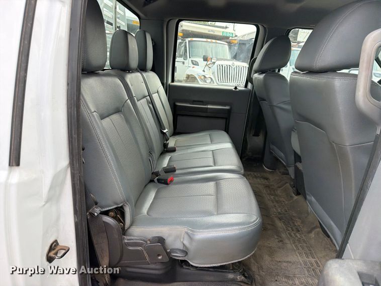 image for item MZ9841 2016 Ford F250 Crew Cab pickup truck