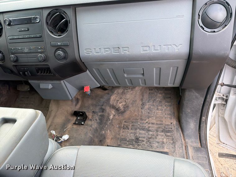 image for item MZ9841 2016 Ford F250 Crew Cab pickup truck