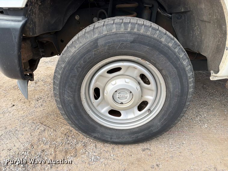 image for item MZ9841 2016 Ford F250 Crew Cab pickup truck