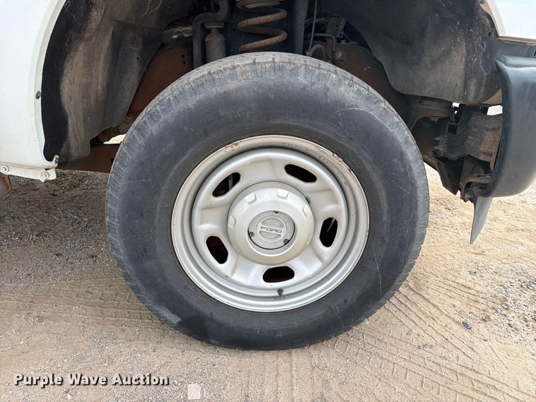 image for item MZ9841 2016 Ford F250 Crew Cab pickup truck