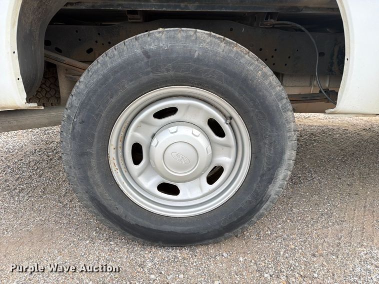 image for item MZ9841 2016 Ford F250 Crew Cab pickup truck