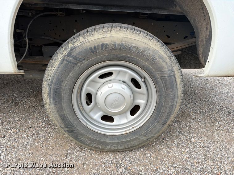 image for item MZ9841 2016 Ford F250 Crew Cab pickup truck