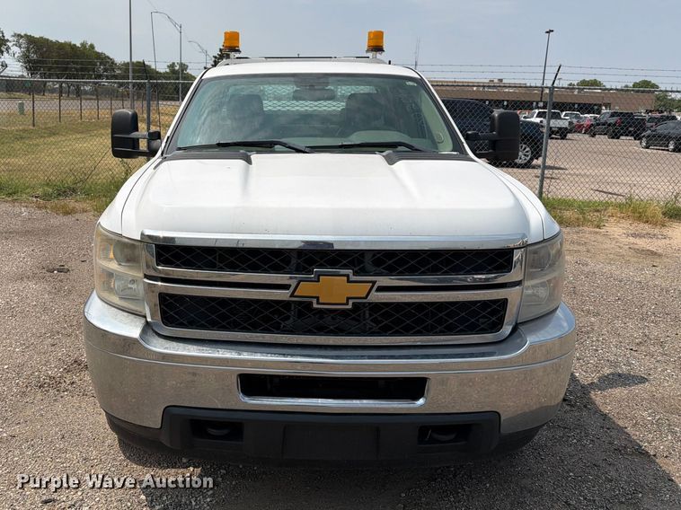 image for item MZ9842 2013 Chevrolet Silverado 2500HD Ext. Cab utility bed pickup truck