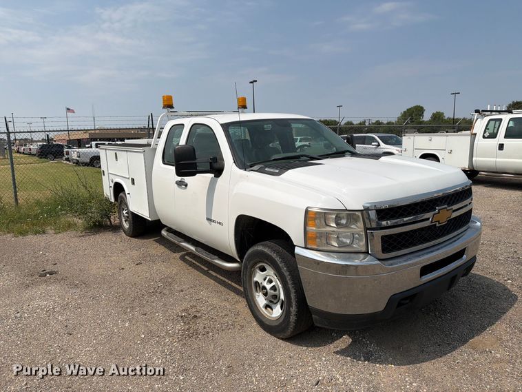 image for item MZ9842 2013 Chevrolet Silverado 2500HD Ext. Cab utility bed pickup truck