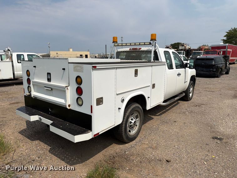 image for item MZ9842 2013 Chevrolet Silverado 2500HD Ext. Cab utility bed pickup truck
