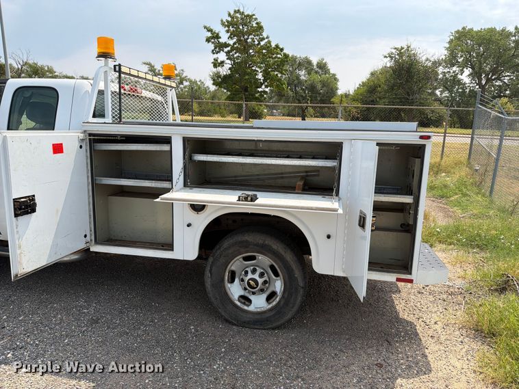 image for item MZ9842 2013 Chevrolet Silverado 2500HD Ext. Cab utility bed pickup truck